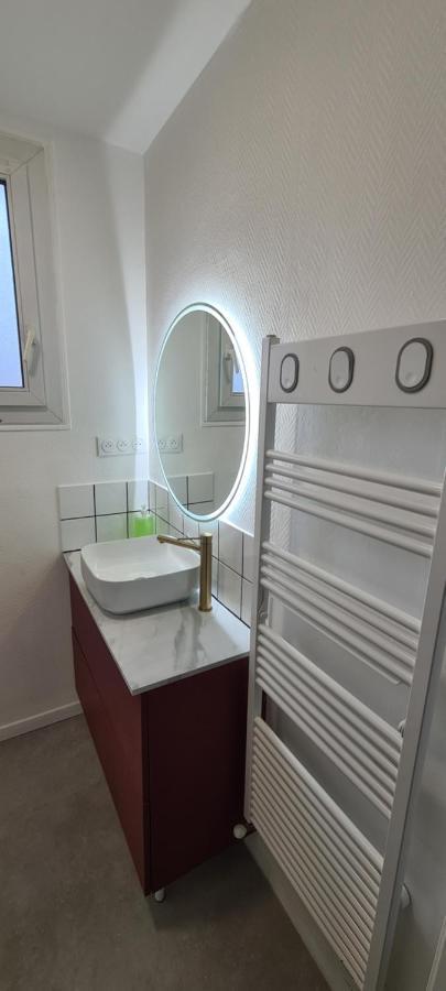 Private Room In Shared Apartment III Бове Екстер'єр фото